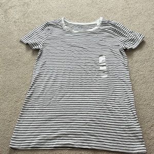 GAP New with tags Tshirt XS